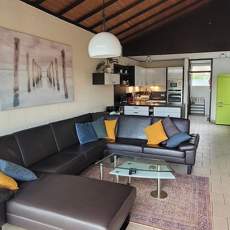 Oemoemenoe - 6 Pers - Sauna - Grote Tuin & Privacy Kortgene Kültér fotó